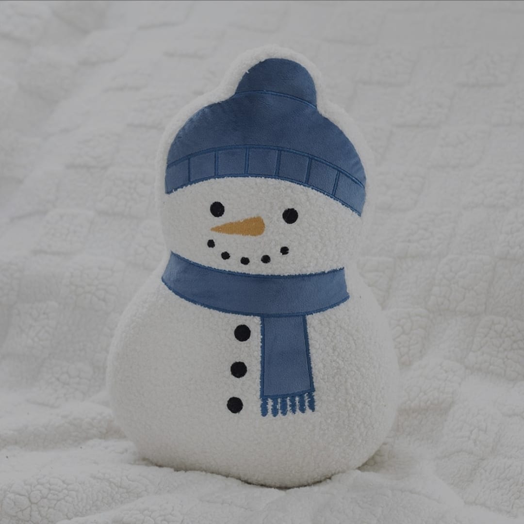 Bouclé Optik in Schneemannform